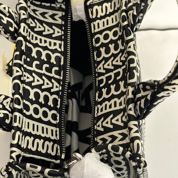 Marc Jacobs The Monogram Leather Crossbody Tote Bag Black/White One Size - Picture 4 of 10